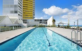 布罗德海滩空气ultiqa公寓式酒店